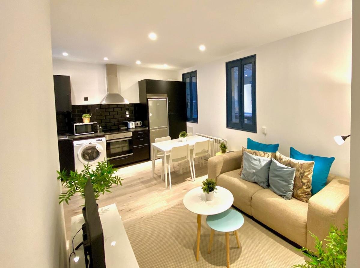 Encantador Apartamento Atocha Madrid Luaran gambar