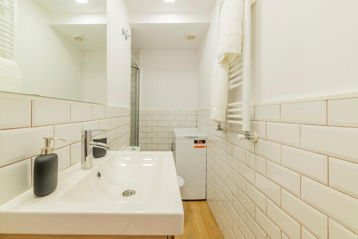 Encantador Apartamento Atocha Madrid Luaran gambar