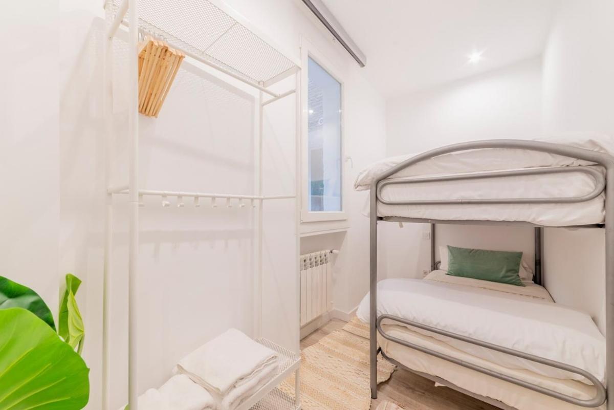 Encantador Apartamento Atocha Madrid Luaran gambar