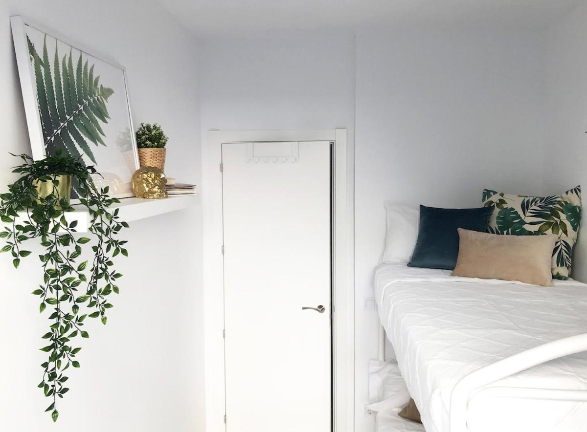 Encantador Apartamento Atocha Madrid Luaran gambar