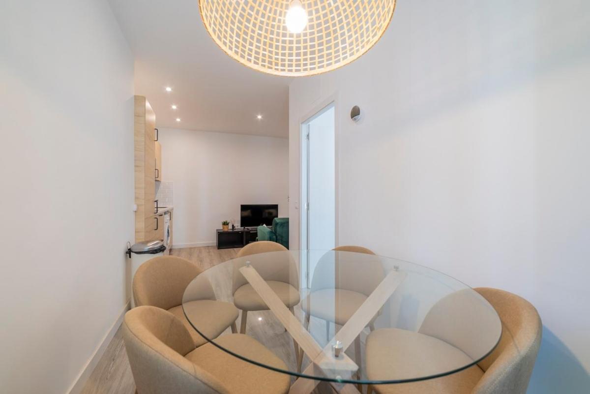 Encantador Apartamento Atocha Madrid Luaran gambar
